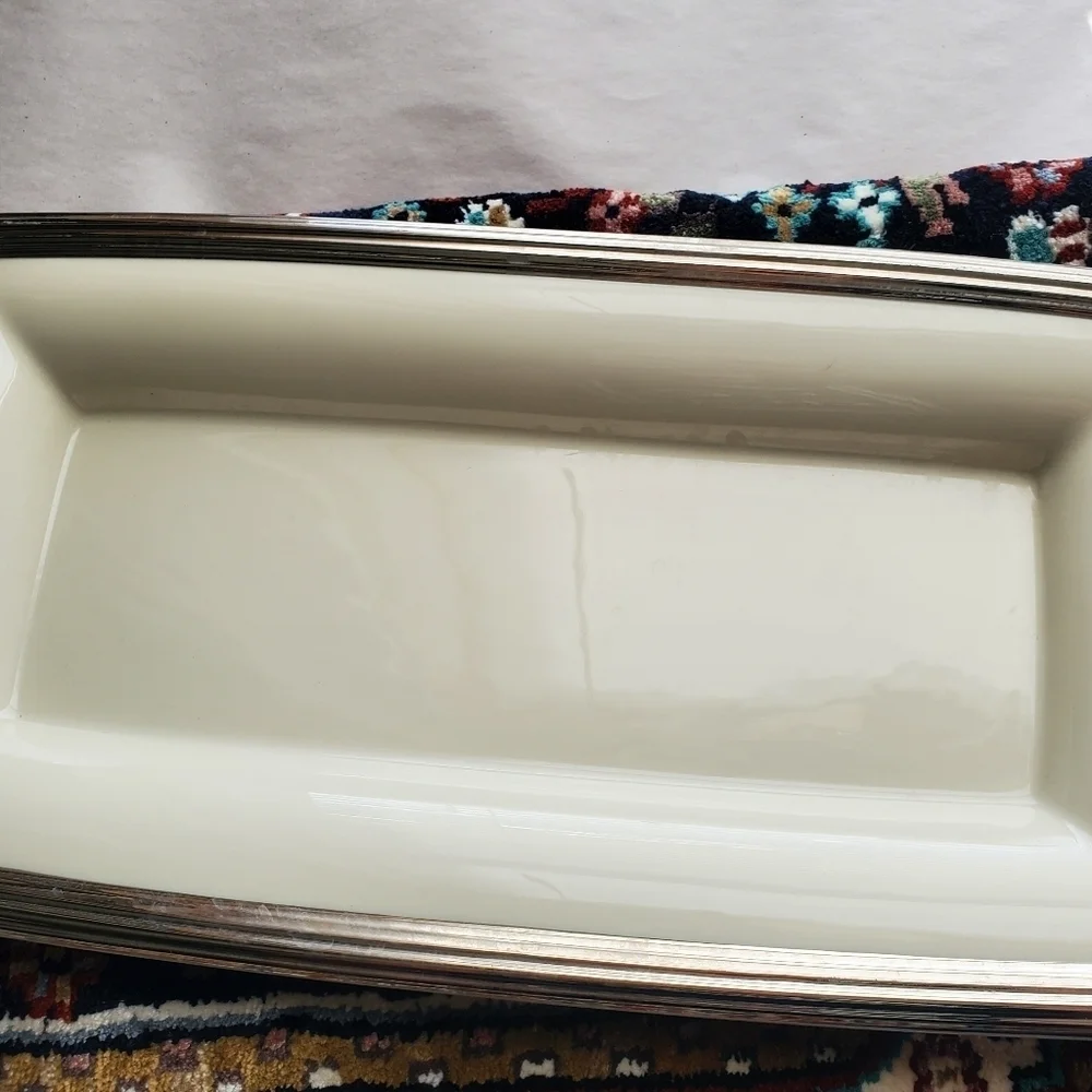 Lenox Serving Rectangle. Cream With Trim